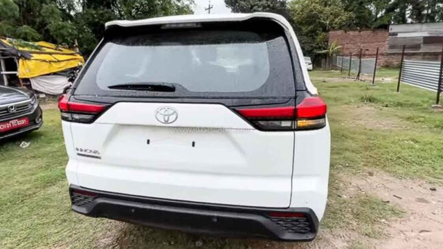 Lộ diện biến thể 'taxi' của Toyota Innova 2023   - Ảnh 2.