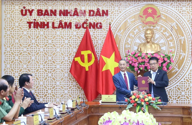 Thủ tướng phê chuẩn kết quả bầu chức vụ Phó Chủ tịch UBND tỉnh Lâm Đồng - Ảnh 2.