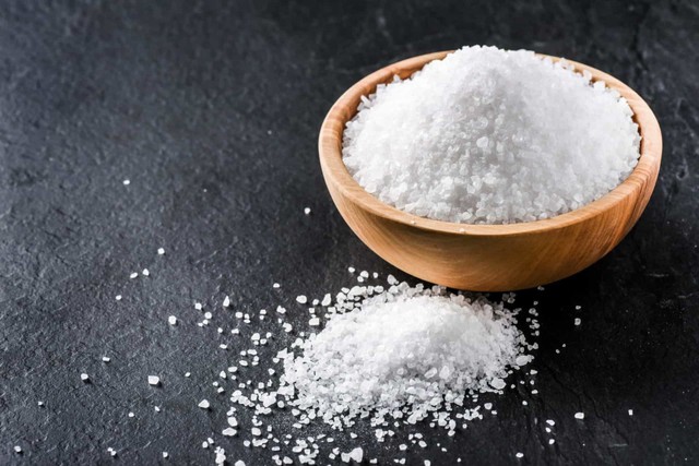 Không chỉ đường, ăn nhiều muối cũng làm bạn tăng cân - Ảnh 1.