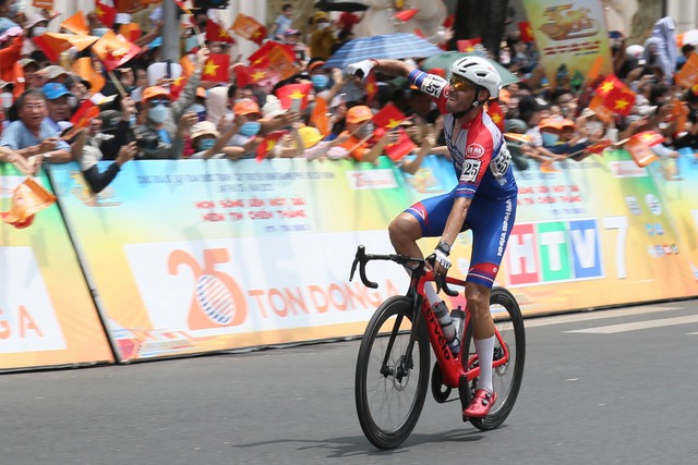 Kết thúc thành công Cúp xe đạp truyền hình TP.HCM - Tôn Đông Á 2023  - Ảnh 1.