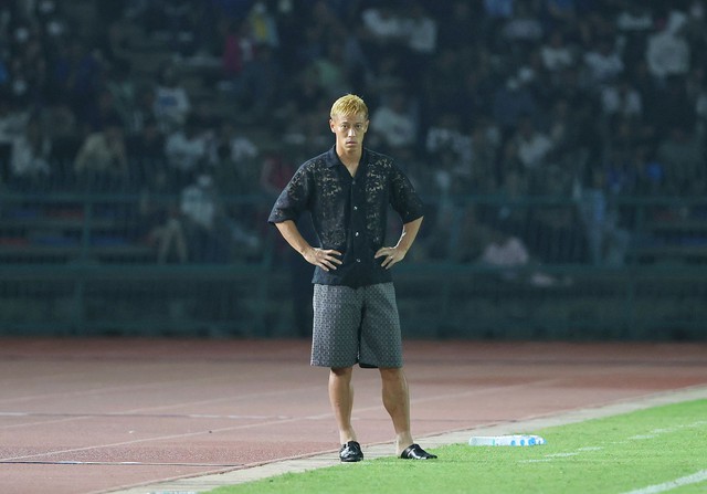 HLV Keisuke Honda nói gì sau chiến thắng ‘4 sao’ của U.22 Campuchia? - Ảnh 1.