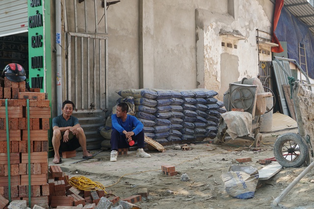 Hà Tĩnh: Nhọc nhằn mưu sinh trong ngày nắng nóng đầu mùa - Ảnh 5.