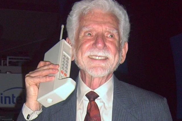 Tròn 50 năm kể từ ngày cuộc gọi di động đầu tiên được thực hiện - Ảnh 1.