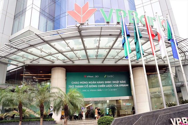 Sức hút của ngân hàng Việt qua thương vụ tỉ đô giữa VPBank và SMBC - Ảnh 1.