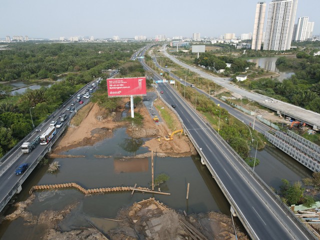 TP.HCM thúc đầu tư công, vực dậy tăng trưởng kinh tế - Ảnh 3.