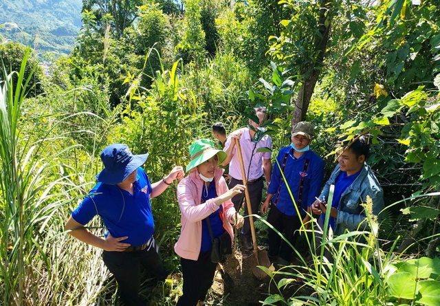 'Cánh chim đầu đàn' của tuổi trẻ vùng biên