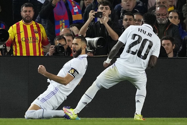 Benzema rực sáng ghi hat-trick giúp Real Madrid đánh bại Barcelona tại Nou Camp - Ảnh 1.