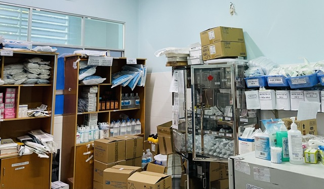 Bệnh viện ở TP.HCM ráo riết mua sắm thuốc, trang thiết bị y tế - Ảnh 2.