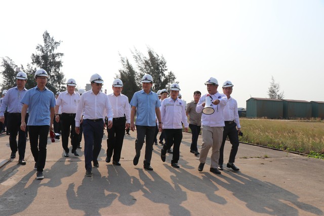 Phó Thủ tướng Lê Minh Khái: xử lý dứt điểm các vướng mắc ở DQS  - Ảnh 3.
