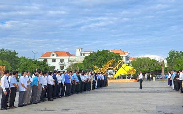 Bạc Liêu: Yêu cầu cán bộ giải trình lý do vắng không tham dự chào cờ  - Ảnh 1.