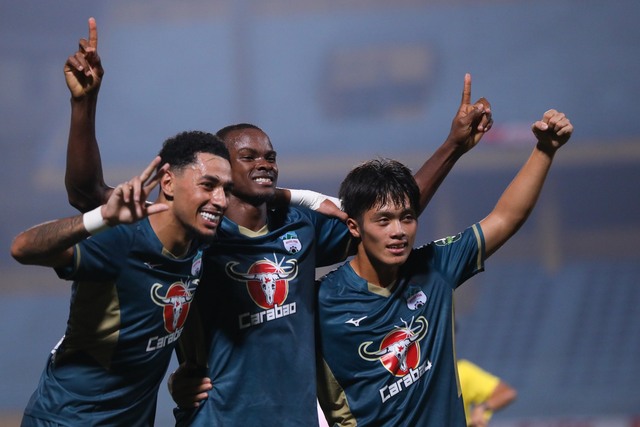 Vòng 5 V-League 2023: Đua tranh không khoan nhượng - Ảnh 1.