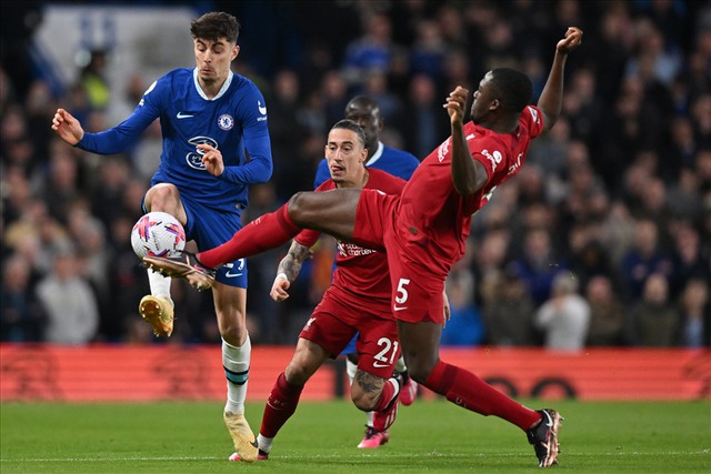 Alisson Becker lên tiếng về tranh cãi gay gắt với Jordan Henderson ở trận gặp Chelsea - Ảnh 2.