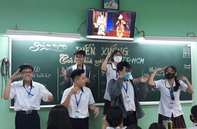Nhiều cách tạo hứng thú cho học sinh trong môn giáo dục địa phương - Ảnh 1. Nhiều cách tạo hứng thú cho học sinh trong môn giáo dục địa phương - Ảnh 1.
