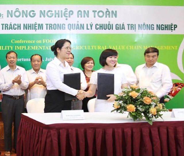 Bà Nguyễn Thị Phượng - Phó tổng giám đốc Agribank - trong lễ ký kết đầu tư cho lĩnh vực Nông nghiệp an toàn