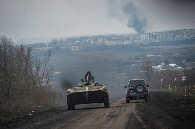 Xe quân sự Ukraine gần Bakhmut ngày 6.4