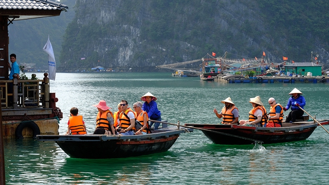 Làng chài nổi trên biển của Việt Nam được tạp chí Mỹ vinh danh - Ảnh 2.