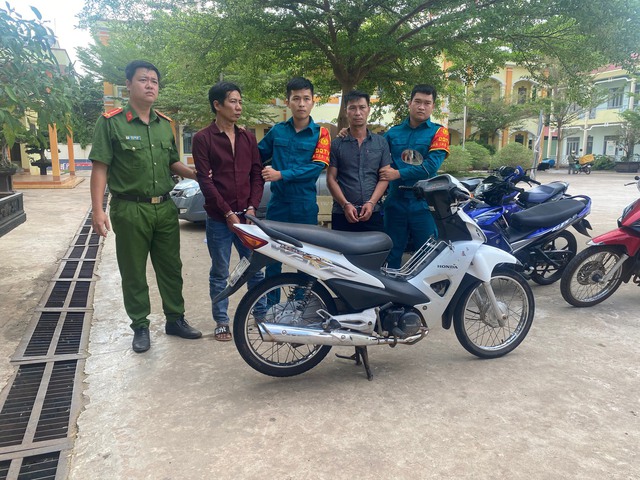 Tây Ninh: Vừa ra tù 10 ngày đã rủ đồng bọn đi 'đá nóng' xe máy - Ảnh 1.