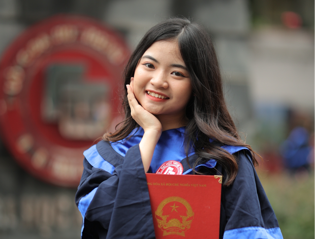 Nữ sinh học vượt tốt nghiệp đại học với số điểm gần tuyệt đối - Ảnh 2.