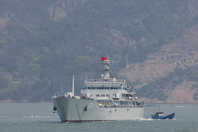 50 tàu chiến, chiến đấu cơ Trung Quốc áp sát Đài Loan giữa căng thẳng? - Ảnh 1.