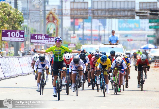 Hạ kình địch Thái Lan, Nguyễn Thị Thật tâu tóm danh hiệu ở Tour of Thailand - Ảnh 2.