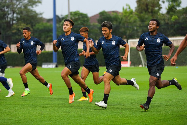 U.22 Campuchia đến Thái Lan tập huấn cho mục tiêu tranh huy chương SEA Games 32 - Ảnh 1.