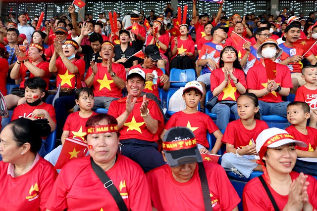 Rất đông người hâm mộ cổ vũ cho U.22 Việt Nam