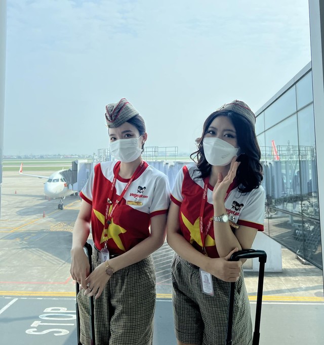 ﻿Những chuyến bay rực rỡ cờ đỏ sao vàng mừng lễ 30.4 cùng Vietjet - Ảnh 3.