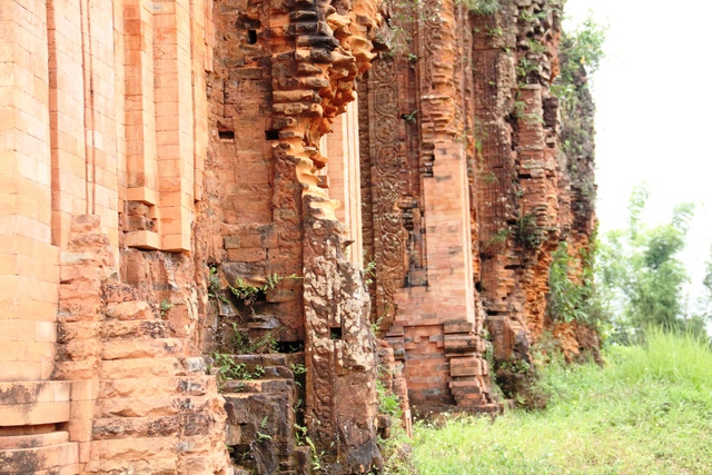 Chiêm ngưỡng bộ ba tháp Chăm 'bí ẩn' hơn ngàn năm tuổi tại Quảng Nam - Ảnh 15.