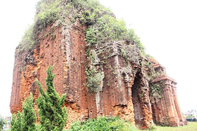 Chiêm ngưỡng bộ ba tháp Chăm 'bí ẩn' hơn ngàn năm tuổi tại Quảng Nam - Ảnh 9.