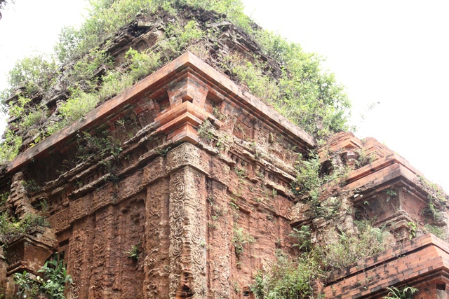 Chiêm ngưỡng bộ ba tháp Chăm 'bí ẩn' hơn ngàn năm tuổi tại Quảng Nam - Ảnh 3.