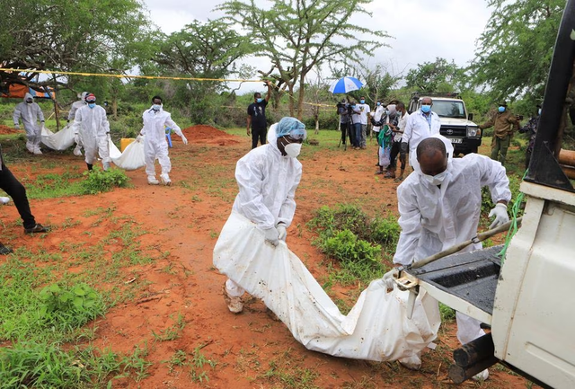 Tín đồ 'giáo phái nhịn đói' ở Kenya nghi bị trộm nội tạng - Ảnh 1. Tín đồ 'giáo phái nhịn đói' ở Kenya nghi bị trộm nội tạng - Ảnh 1.