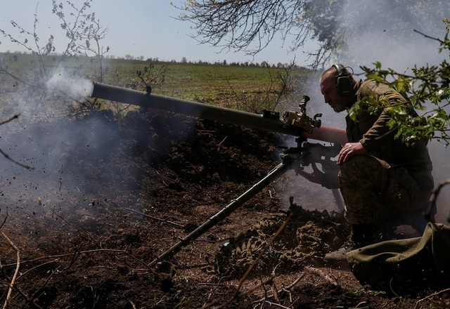 Chiến sự ngày 441: Nga tấn công 9 tỉnh Ukraine, bỏ lại  500 thi thể gần Bakhmut? - Ảnh 1.