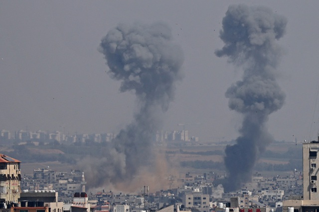 Quân đội Israel, chiến binh Dải Gaza giao tranh dữ dội sau cuộc tấn công chết người - Ảnh 1.