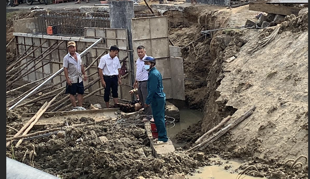 Phú Yên: Một công nhân đang cột sắt thì bị đất trụt đè tử vong - Ảnh 1.