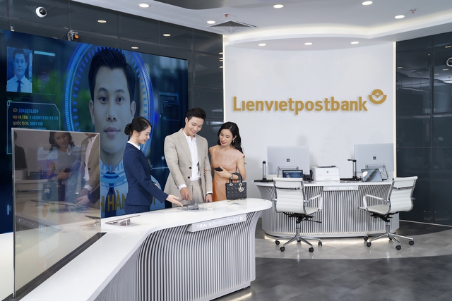 Lienvietpostbank và Vietnam Post phủ nhận tin đồn PGD Bưu điện Tuyên Hóa vỡ nợ - Ảnh 1.