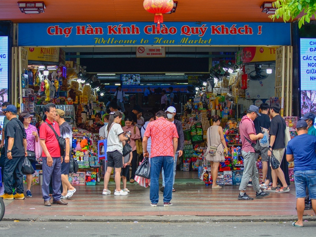 Chợ Hàn đông kín du khách Hàn Quốc - Ảnh 10.