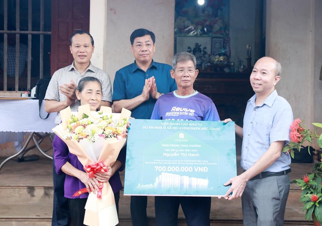 Cô gái vàng Nguyễn Thị Oanh vừa được thưởng ô tô, lại được thưởng nhà - Ảnh 3.