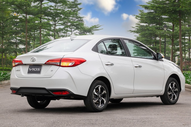 Toyota Vios mới mà cũ, có đủ sức hấp dẫn để đòi lại ngôi vương doanh số? - Ảnh 2. Toyota Vios mới mà cũ, có đủ sức hấp dẫn để đòi lại ngôi vương doanh số? - Ảnh 2.