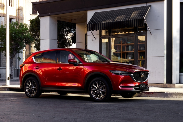 Giữa 'rừng' xe SUV phân khúc C, vì sao Mazda CX-5 luôn dẫn đầu? - Ảnh 1.