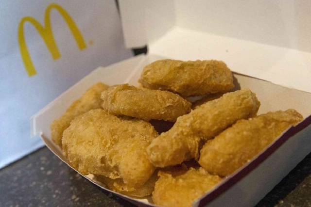 McDonald bị buộc chịu trách cho vụ bé gái bị bỏng do món gà chiên - Ảnh 1.