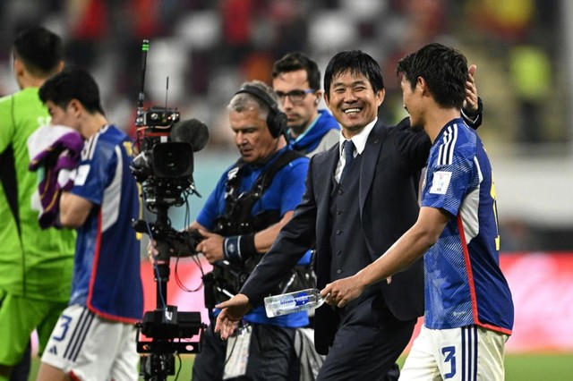 Asian Cup 2023: HLV đội tuyển Nhật Bản cảnh giác Việt Nam được HLV Troussier dẫn dắt - Ảnh 1.