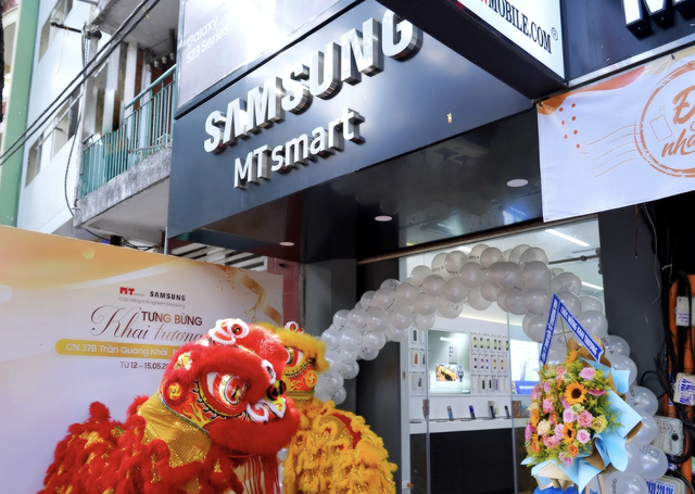 MT Smart khai trương cửa hàng trải nghiệm sản phẩm cao cấp Samsung - Ảnh 1.