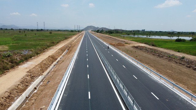 Cao tốc  Vĩnh Hảo – Phan Thiết đã sẵn sàng cho lễ khánh thành vào ngày 19.5 - Ảnh 2.