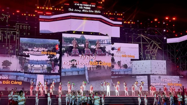 Thủ tướng Phạm Minh Chính tham dự khai mạc Lễ hội Hoa phượng đỏ Hải Phòng 2023 - Ảnh 10.