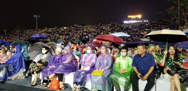 Thủ tướng Phạm Minh Chính tham dự khai mạc Lễ hội Hoa phượng đỏ Hải Phòng 2023 - Ảnh 4.