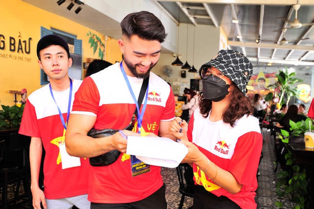 'Chuyến xe năng lượng' của Red Bull đưa những CĐV đặc biệt đến SEA Games 32

 - Ảnh 7.