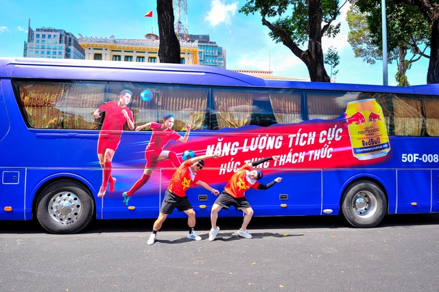 'Chuyến xe năng lượng' của Red Bull đưa những CĐV đặc biệt đến SEA Games 32

 - Ảnh 2.