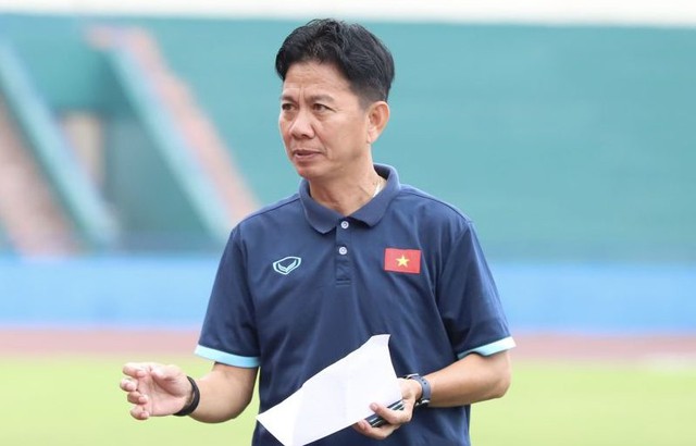 HLV Hoàng Anh Tuấn: 'Cầu thủ U.17 xem U.22 Việt Nam đá SEA Games để học hỏi' - Ảnh 3.