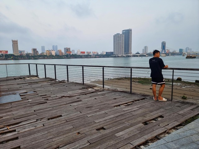 Đà Nẵng: Bến du thuyền hàng trăm tỉ đồng hoang phế ở bờ tây sông Hàn - Ảnh 11.