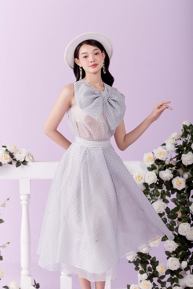 Làm mới outfit mùa hè với họa tiết kẻ sọc ca rô - Ảnh 9.